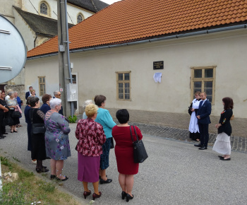 Ambrozi - odhaľovanie pamätných tabúľ