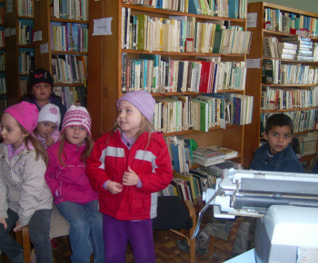 Deti MŠ v knižnici